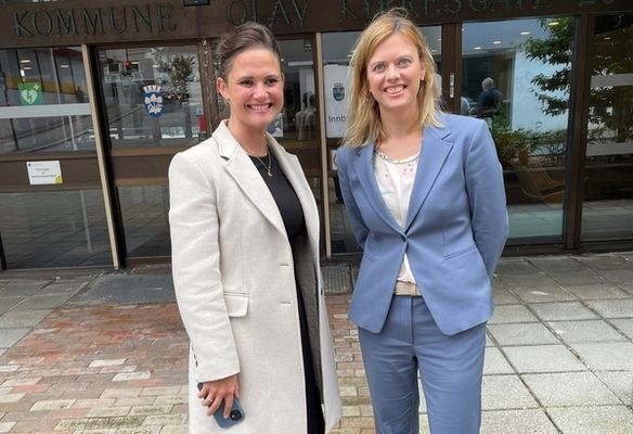 Ordfører i Stavanger, Kari Nessa Nordtun og Ane Marte Hausken, administrerende direktør i Lyse Energi.